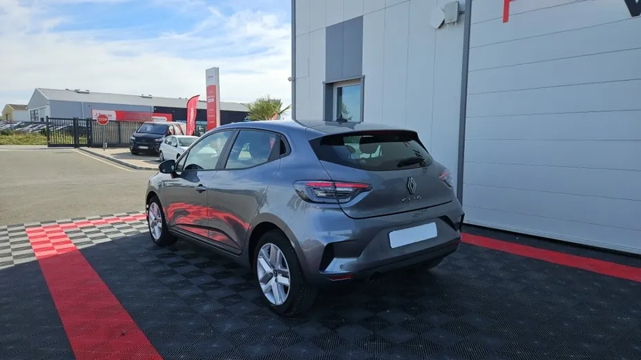 RENAULT Clio -