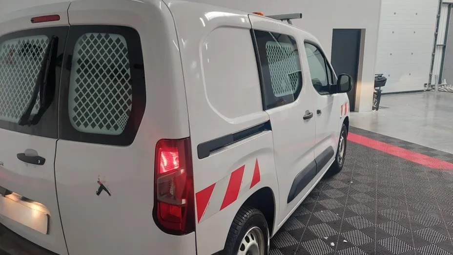 PEUGEOT Partner -