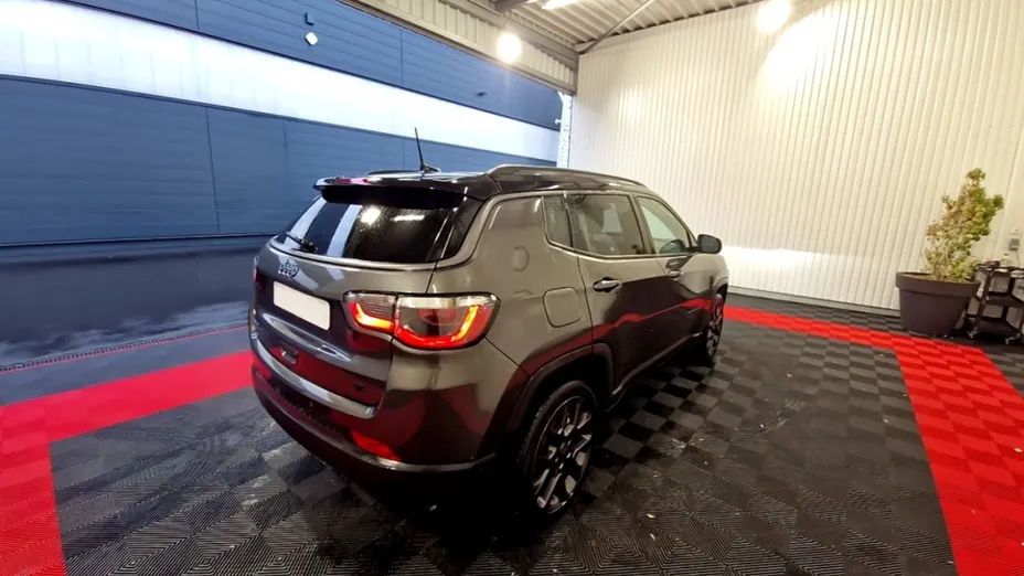 JEEP Compass -
