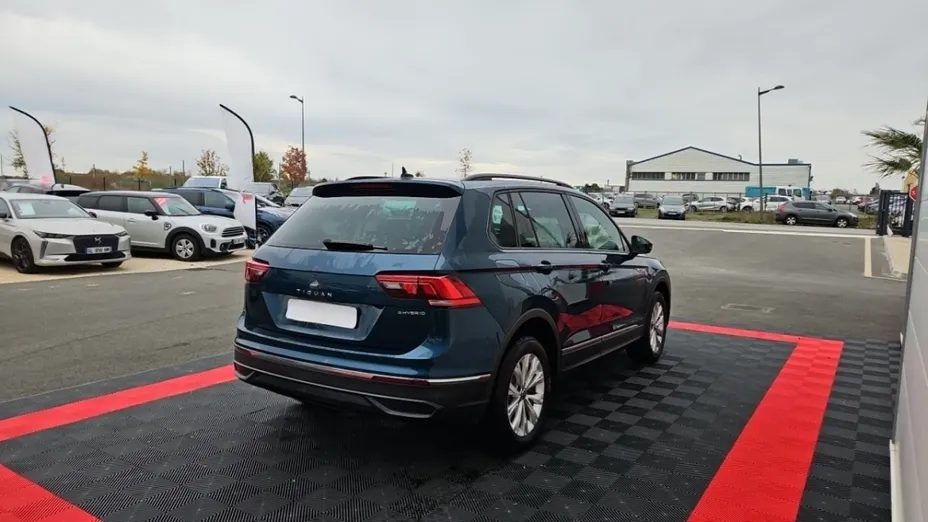 Volkswagen Tiguan -