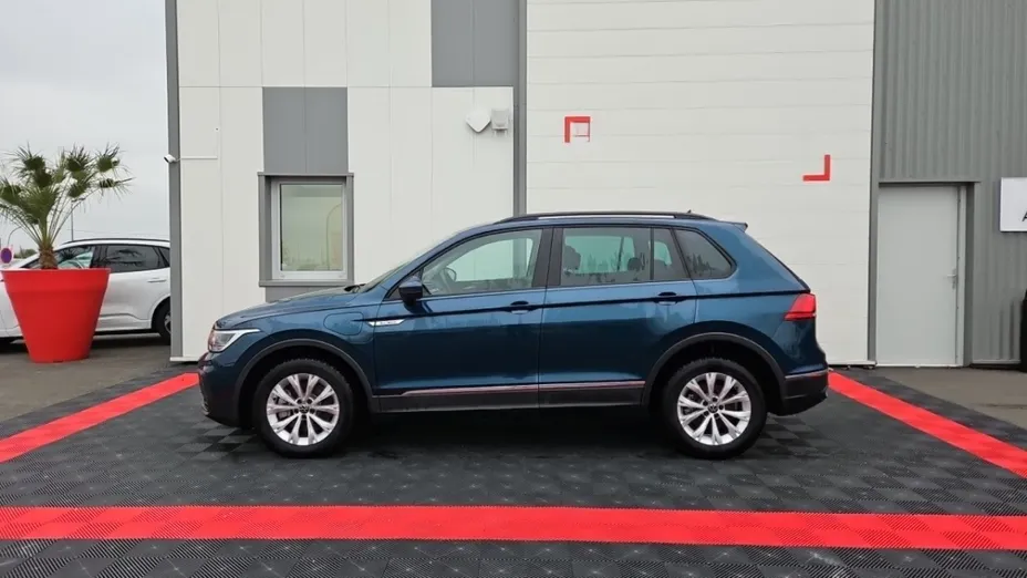 Volkswagen Tiguan -