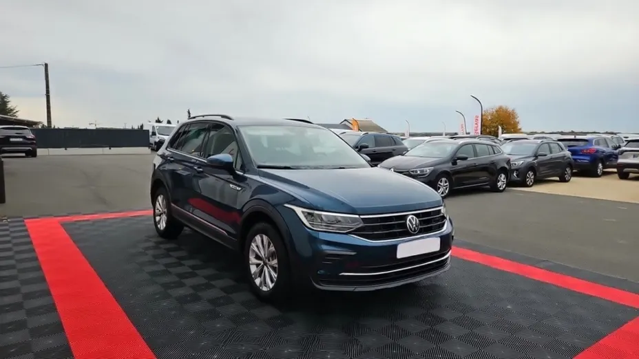 Volkswagen Tiguan -