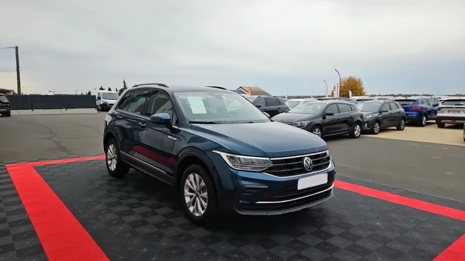 Volkswagen Tiguan -