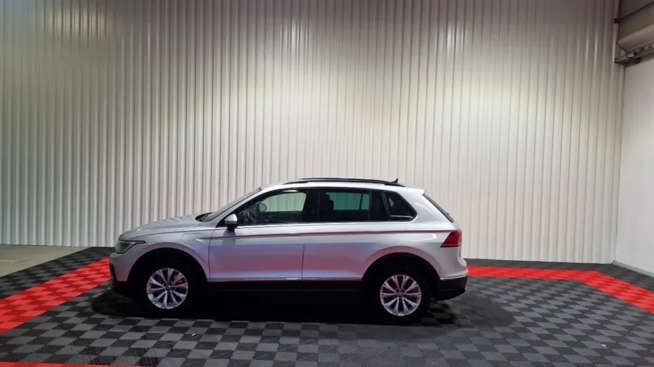 Volkswagen Tiguan -