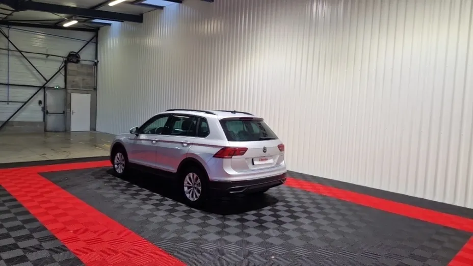Volkswagen Tiguan -