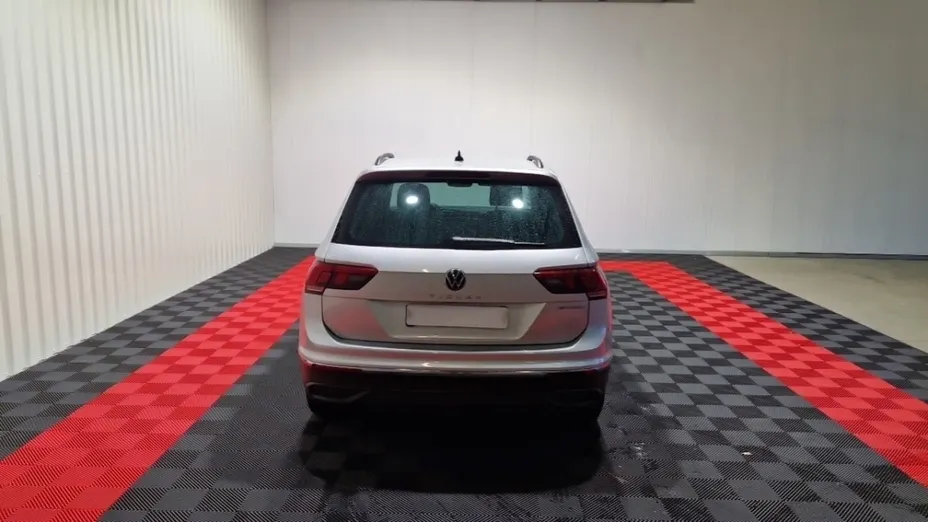 Volkswagen Tiguan -