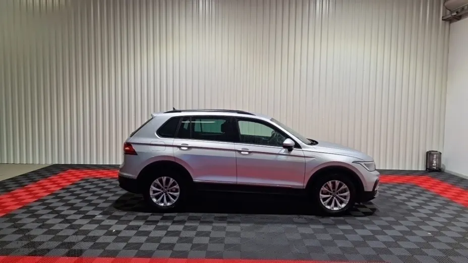 Volkswagen Tiguan -