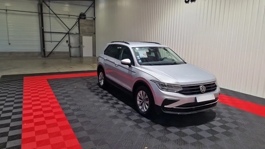 Volkswagen Tiguan -