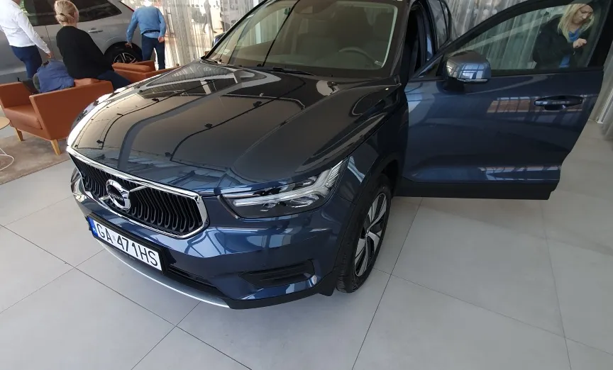 VOLVO XC40 XC40 D3 AWD Momentum Pro