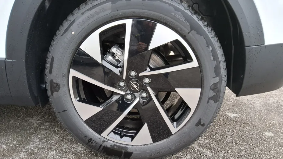 OPEL Grandland -