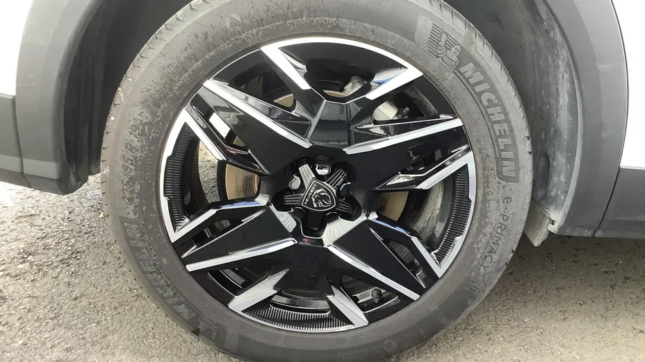 PEUGEOT 5008 -