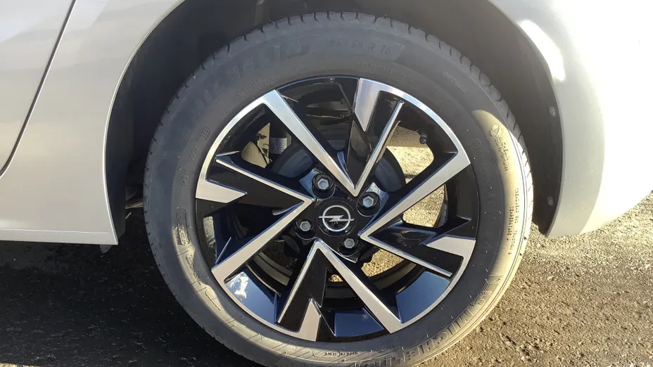 OPEL Corsa -