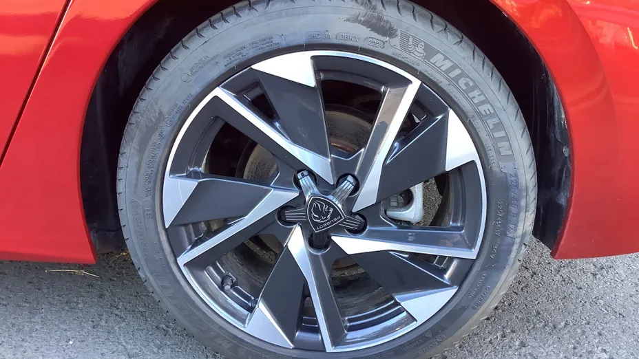 PEUGEOT 308 -