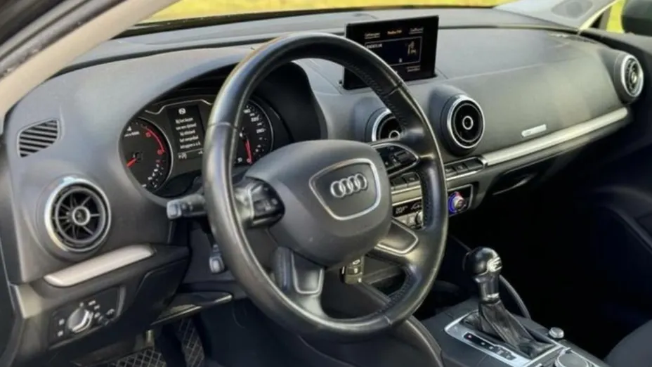 AUDI A3 A3 1.6 TDI clean diesel Attraction S tronic