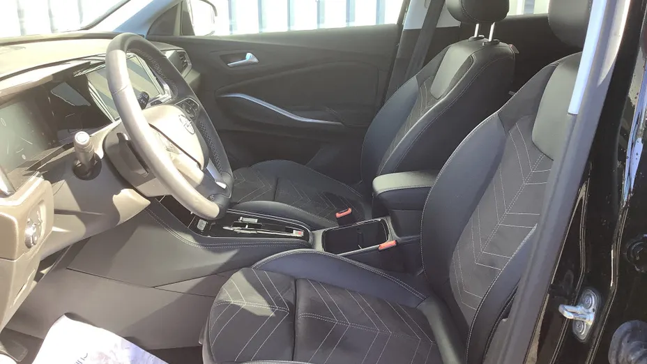 OPEL Grandland -