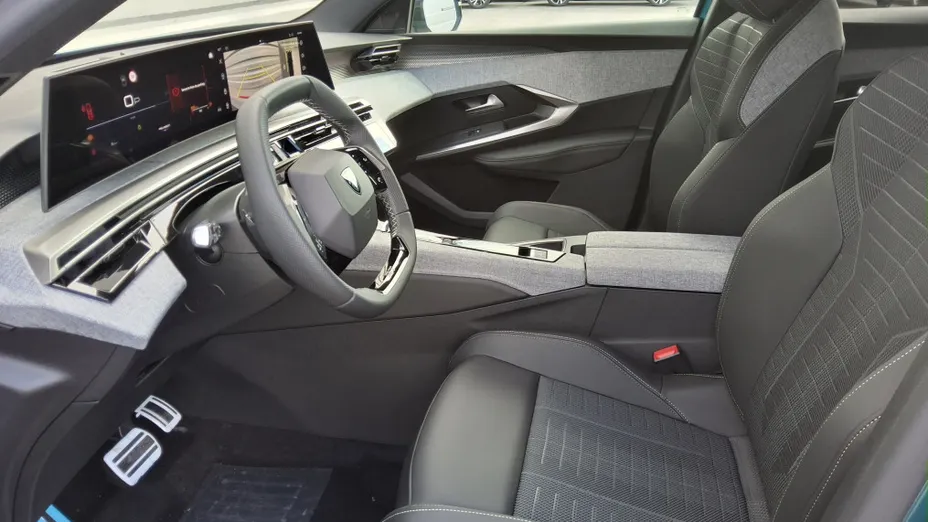 PEUGEOT 3008 -