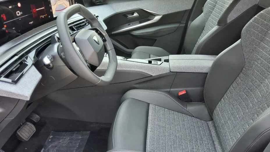 PEUGEOT 3008 -