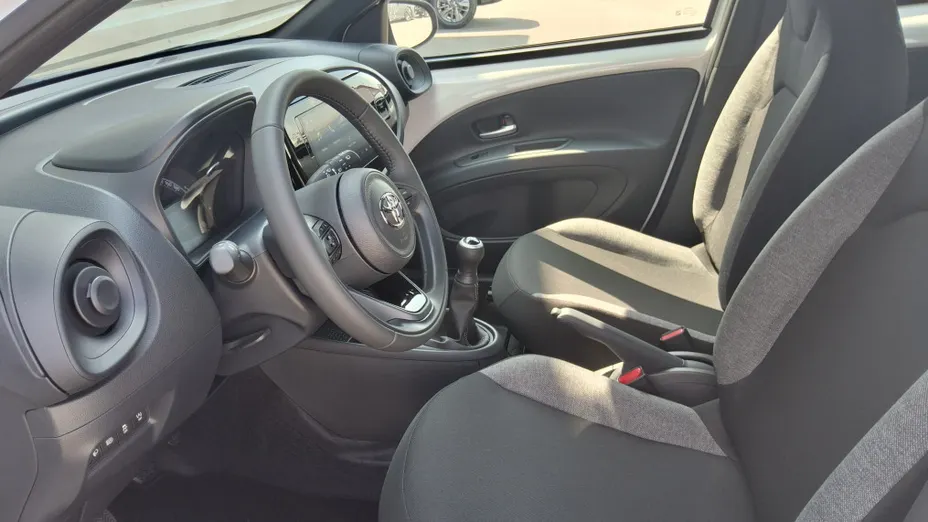 TOYOTA Aygo X -