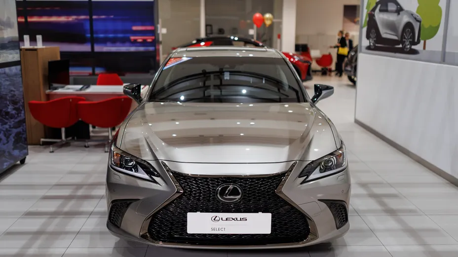 LEXUS ES ES 300h F Sport Design