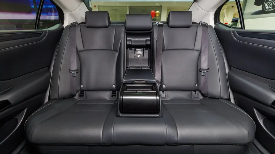 LEXUS ES ES 300h F Sport Design