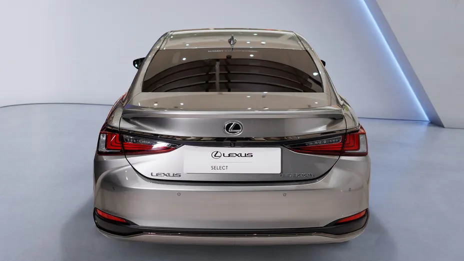LEXUS ES ES 300h F Sport Design