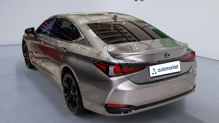 LEXUS ES ES 300h F Sport Design