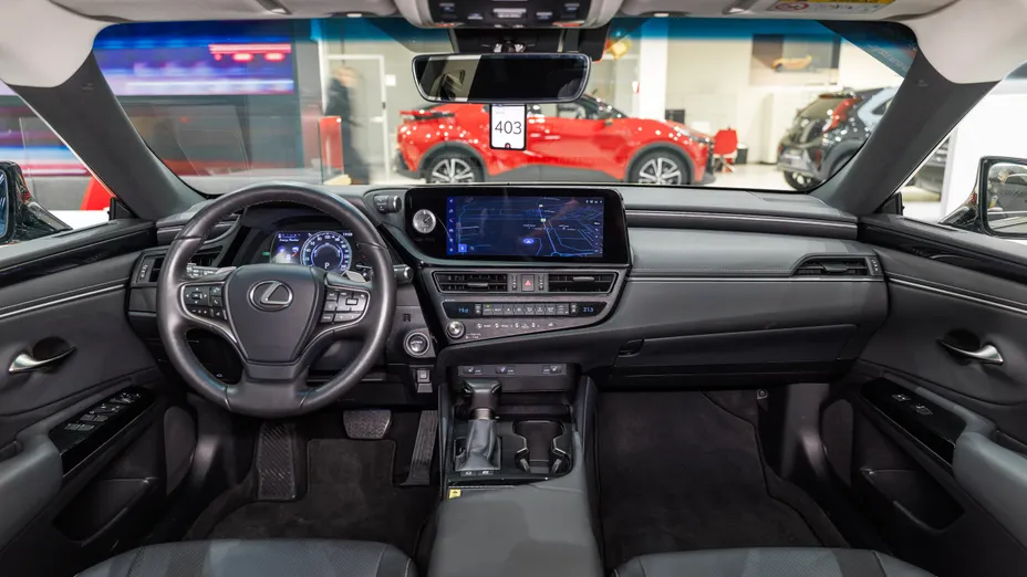 LEXUS ES ES 300h F Sport Design