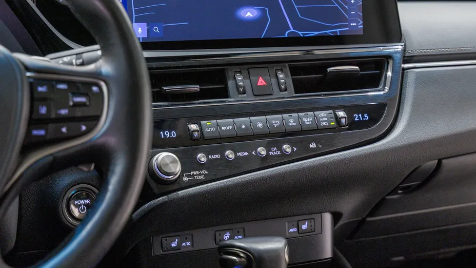 LEXUS ES ES 300h F Sport Design