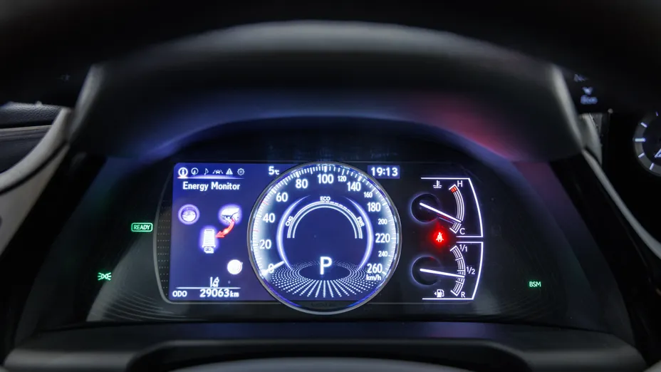 LEXUS ES ES 300h F Sport Design