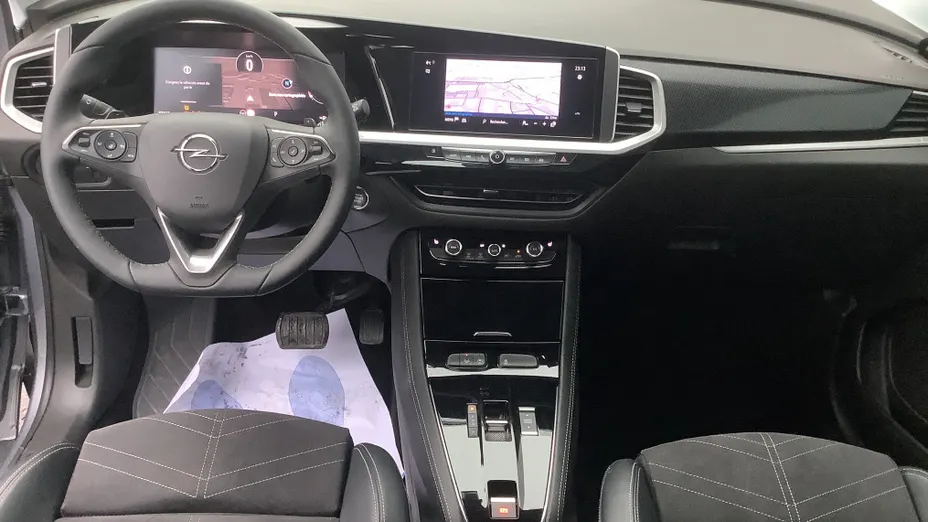 OPEL Grandland -