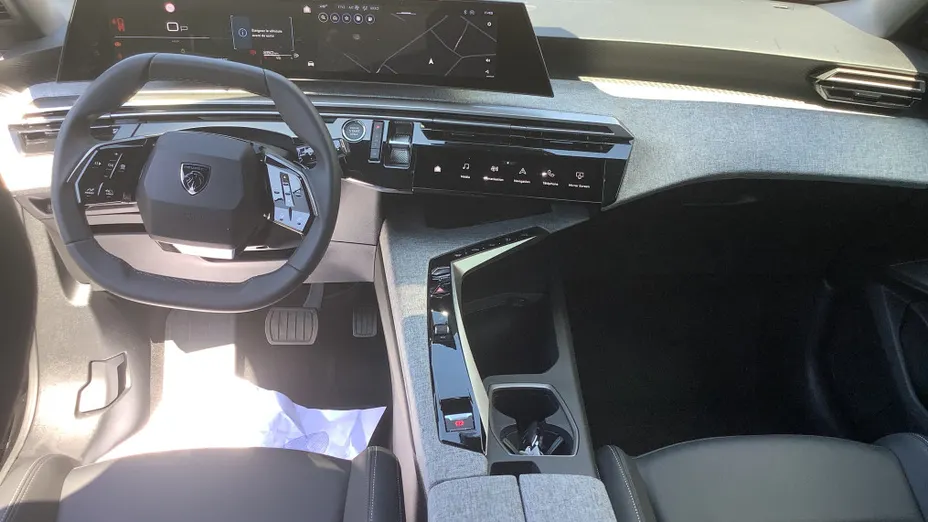 PEUGEOT 5008 -