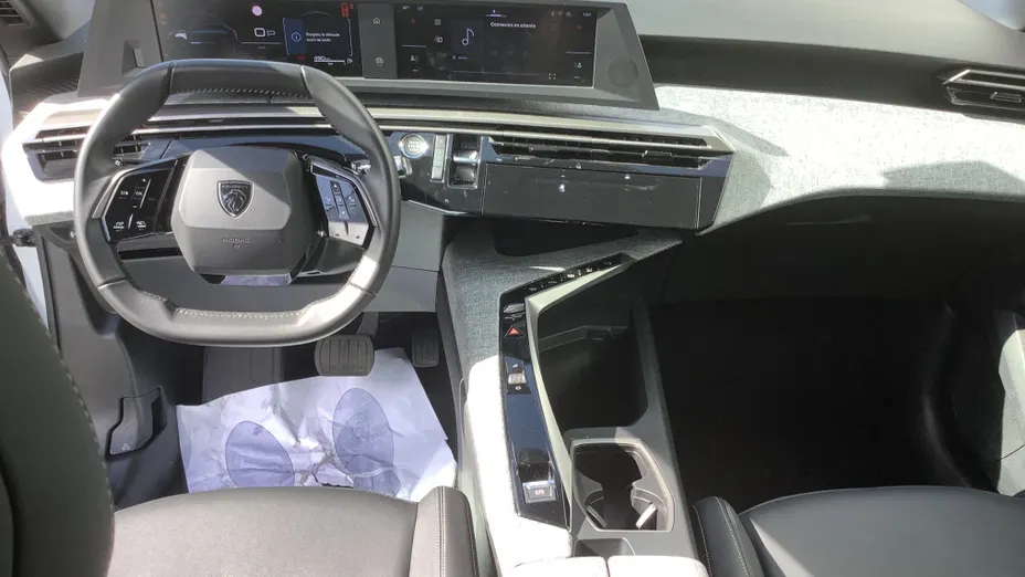PEUGEOT 5008 -