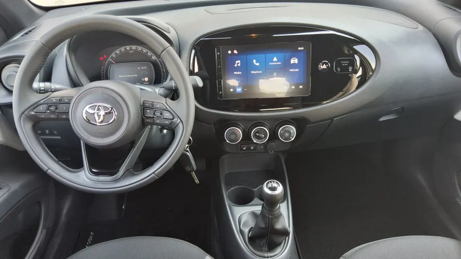 TOYOTA Aygo X -