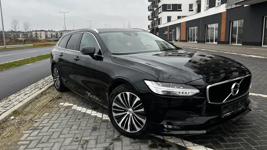 VOLVO V90 V90 D3 Momentum