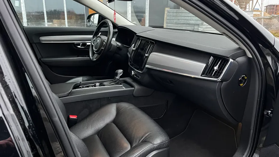 VOLVO V90 V90 D3 Momentum