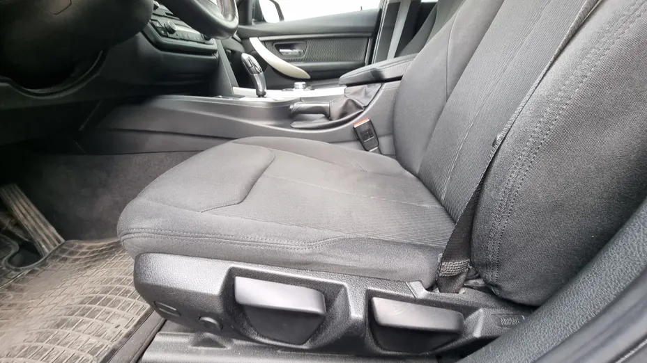 BMW Seria 3 316d Luxury Line aut