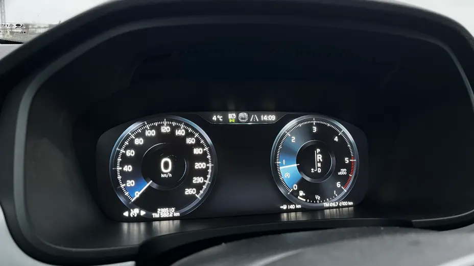 VOLVO V90 V90 D3 Momentum