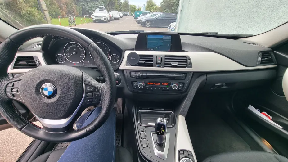 BMW Seria 3 316d Luxury Line aut