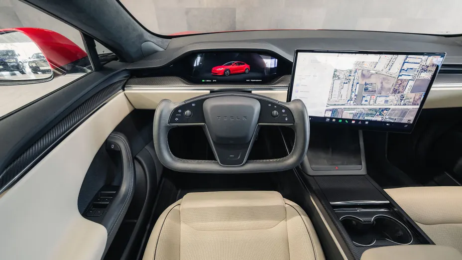 TESLA Model S S Plaid