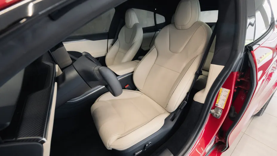 TESLA Model S S Plaid