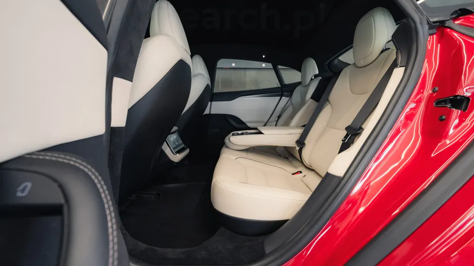 TESLA Model S S Plaid