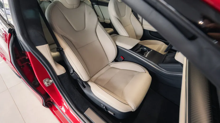 TESLA Model S S Plaid