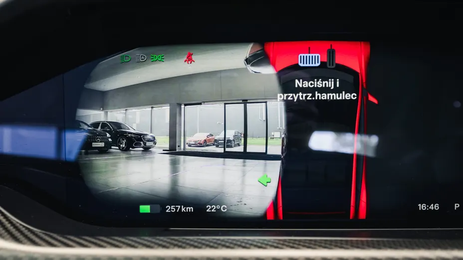 TESLA Model S S Plaid