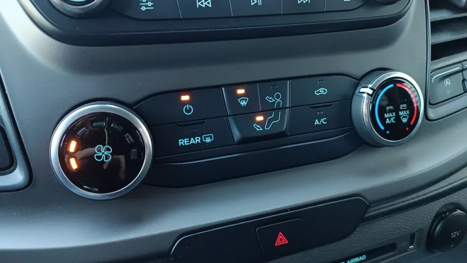 FORD Transit Custom Transit Custom 320 L2H1 Trend (bryg.)