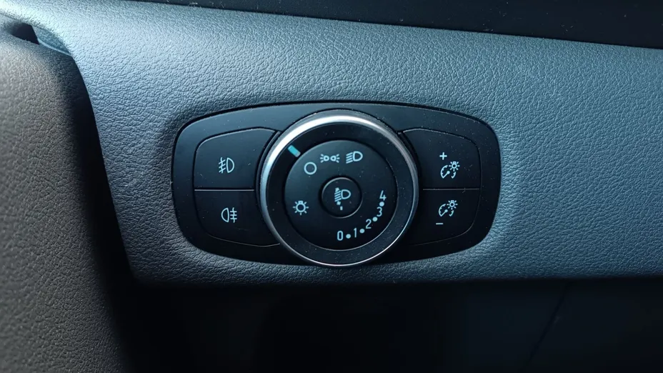 FORD Transit Custom Transit Custom 320 L2H1 Ambiente (bryg.)