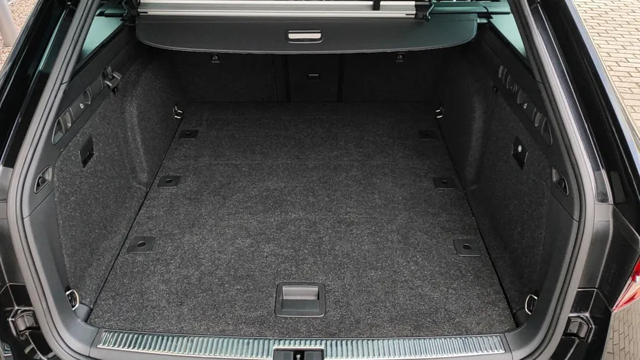 SKODA Superb Superb 2.0 TDI SCR L&K DSG