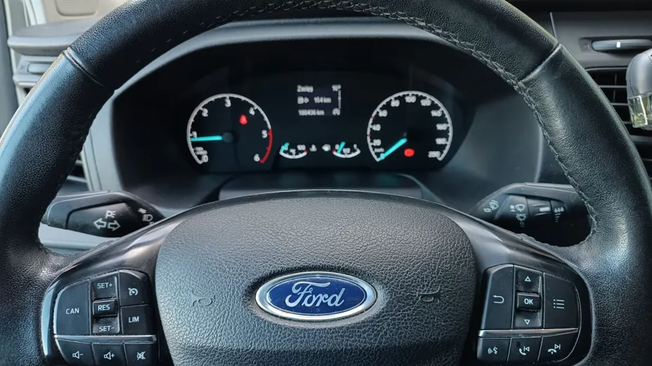 FORD Transit Custom Transit Custom 320 L2H1 Ambiente (bryg.)