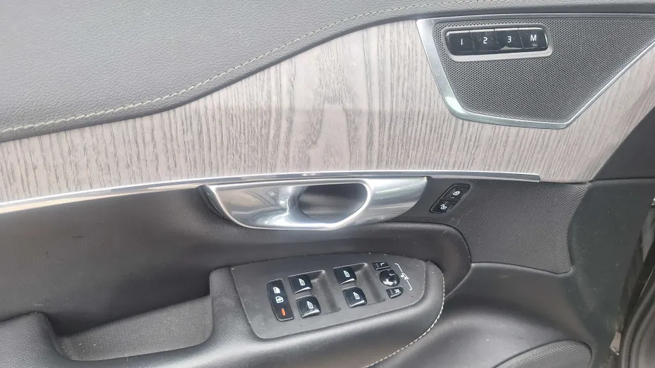 VOLVO XC90 -