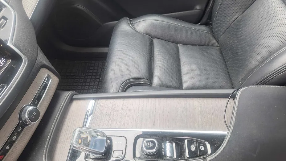 VOLVO XC90 -