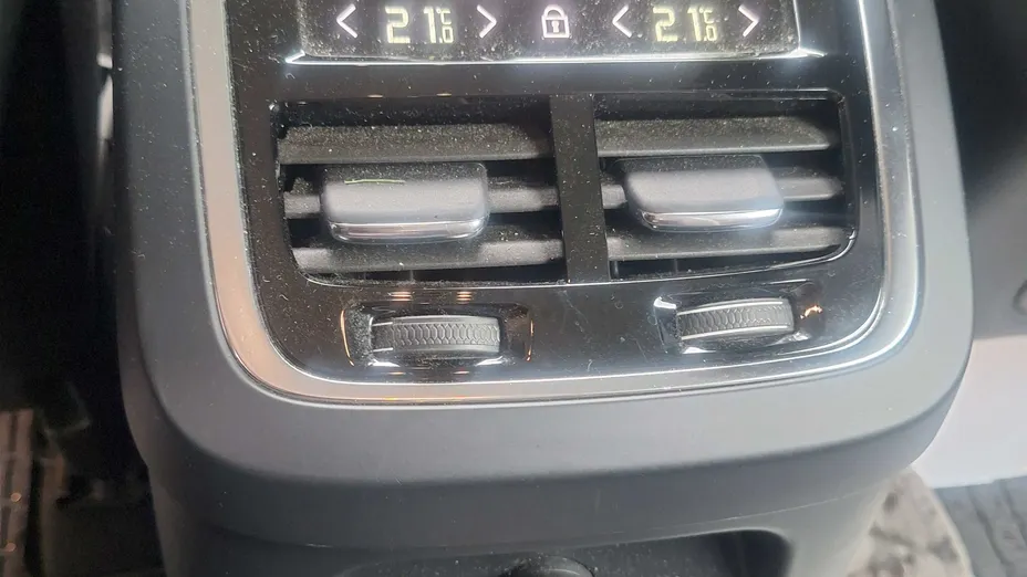 VOLVO XC90 -